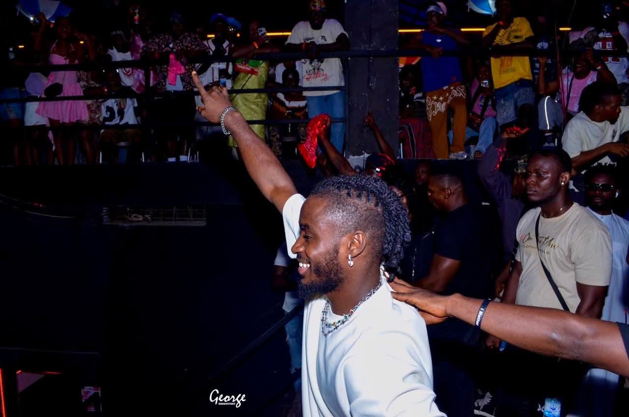 Lil More (Prévente)